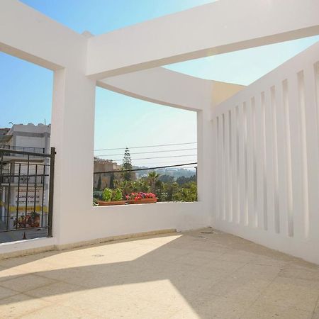 Spacious 2 Bedroom Appartment Near Mall -Internet 1Gbps Пафос Екстериор снимка
