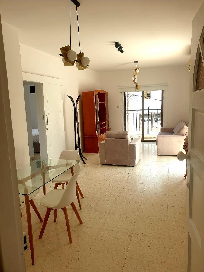 Spacious 2 Bedroom Appartment Near Mall -Internet 1Gbps Пафос Екстериор снимка