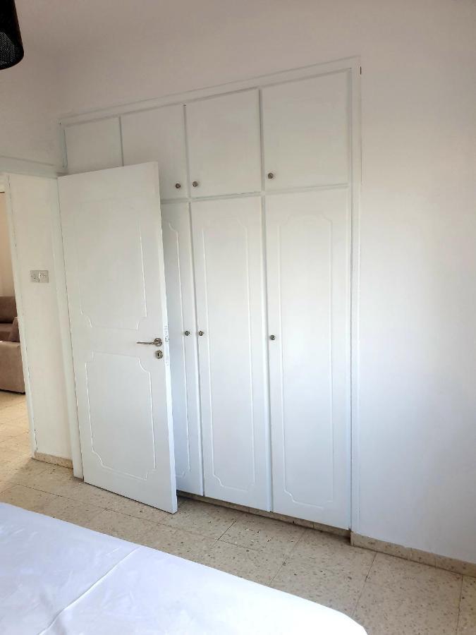 Spacious 2 Bedroom Appartment Near Mall -Internet 1Gbps Пафос Екстериор снимка