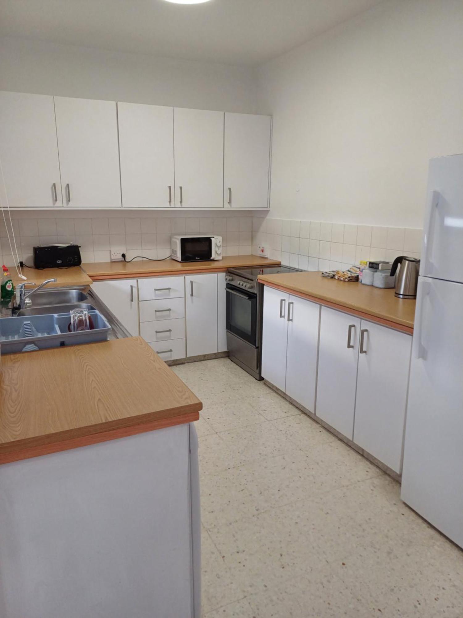 Spacious 2 Bedroom Appartment Near Mall -Internet 1Gbps Пафос Екстериор снимка